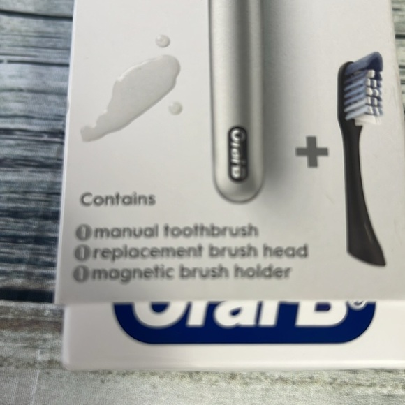 (3) ORAL-B Clic Manual Toothbrush Silver& Black plus replacement & magnet holder - Picture 5 of 6